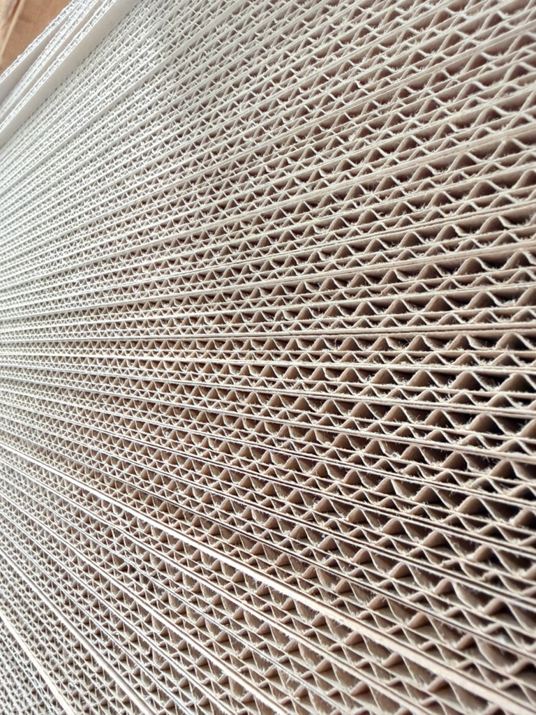 B-flute corrugated profile close-up